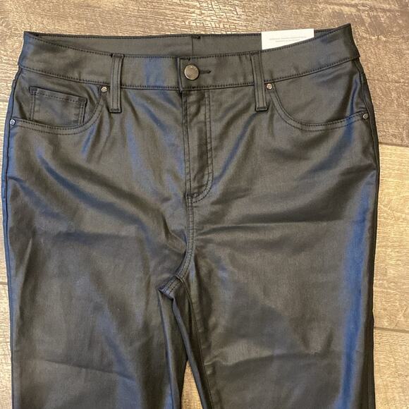 NWT Chico's Girlfriend Coated Flare Jeans Black Size 8 Tall - Picture 4 of 12